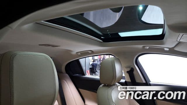 Jaguar XE 20d Prestige AWD, 2018 19