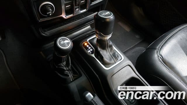 Jeep Wrangler (JL) 2.0 Overland 4도어, 2019 9