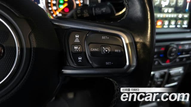 Jeep Wrangler (JL) 2.0 Overland 4도어, 2019 19