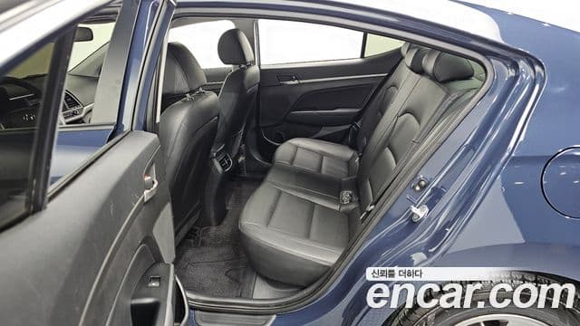 Hyundai Avante AD 1.6 GDI Smart, 2016 9