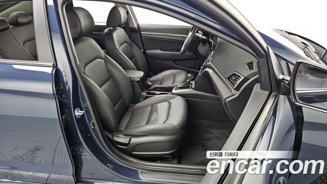 Hyundai Avante AD 1.6 GDI Smart, 2016 10