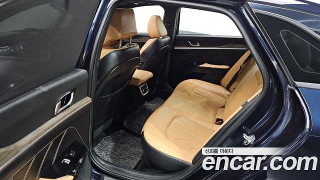 Kia K5 гибрид 3세대 Signature, 2023 16