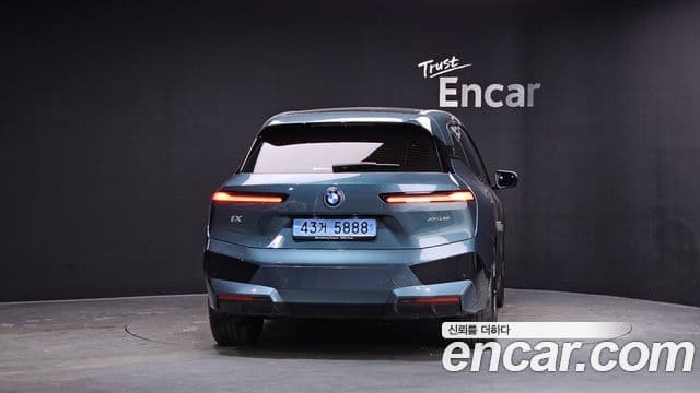 BMW iX xDrive50 Sport Plus, 2022 4