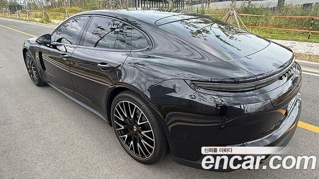 Porsche Panamera (976), 2025 4