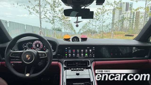 Porsche Panamera (976), 2025 11