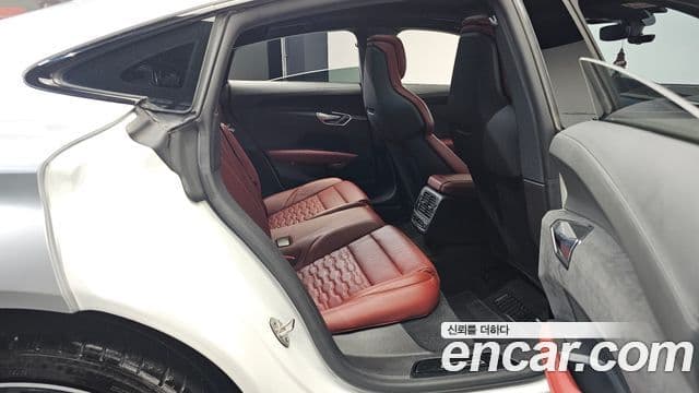 Audi e-Tron GT Premium, 2022 12