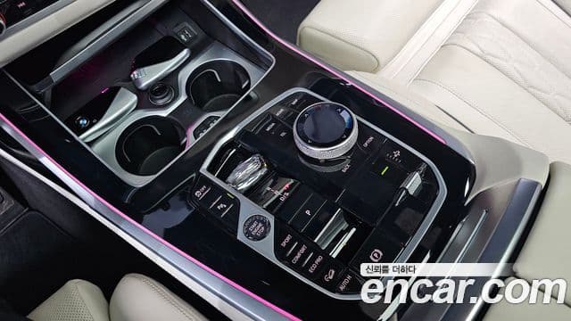BMW X7 (G07) xDrive 40i M Sport 6인승, 2024 9