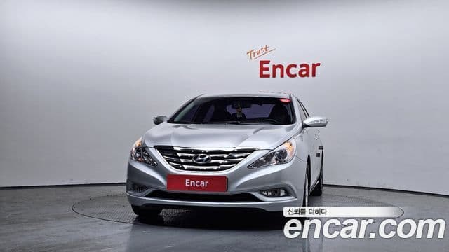 Hyundai YF Sonata Premier, 2011 3