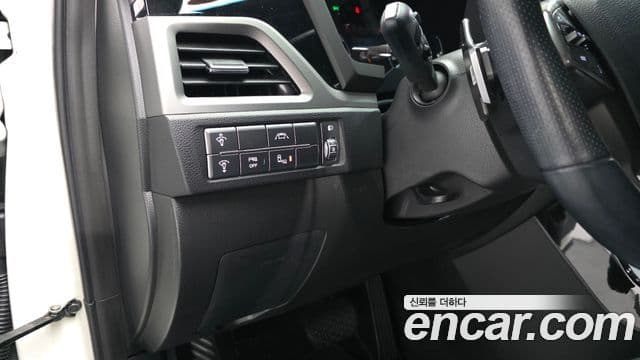KG모빌리티(SsangYong) Beautiful Korando бензин 1.5 2WD R-Plus, 2022 13