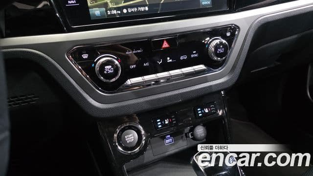 KG모빌리티(SsangYong) Beautiful Korando бензин 1.5 2WD R-Plus, 2022 17