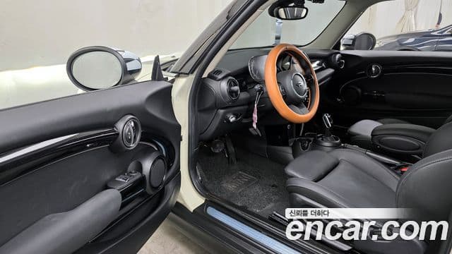 Mini Cooper 3세대, 2022 10