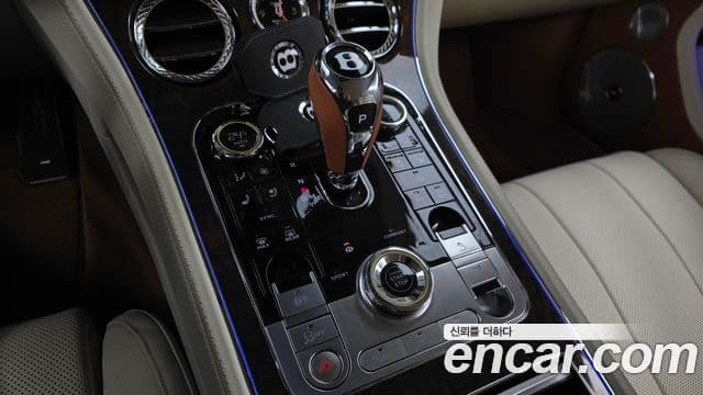 Bentley Continental GT 3세대 4.0 GT Azure, 2023 9