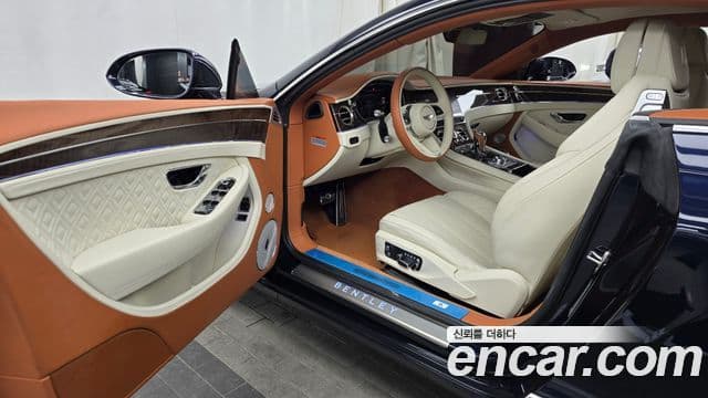 Bentley Continental GT 3세대 4.0 GT Azure, 2023 10