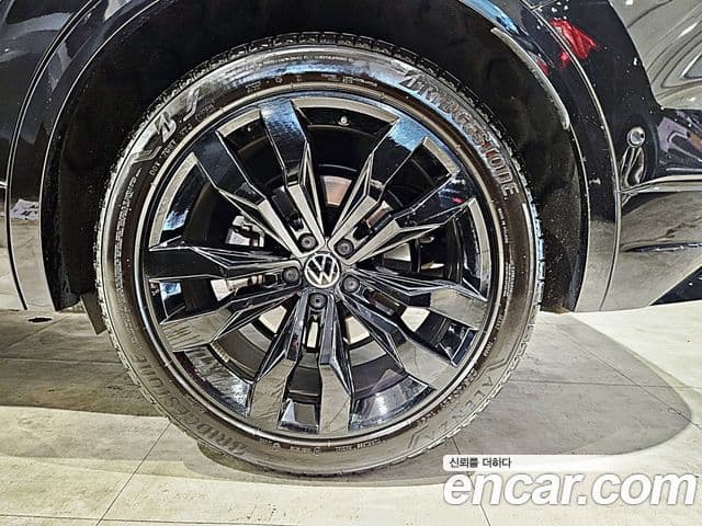 Volkswagen Touareg 3세대 3.0 TDI R-Line, 2023 все фото
