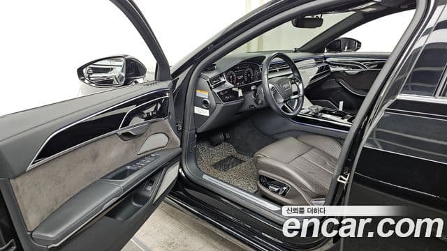 Audi A8 (D5) 55 TFSI Quattro LWB, 2021 10