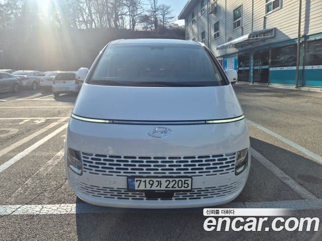 Hyundai Staria Modern, 2022 1