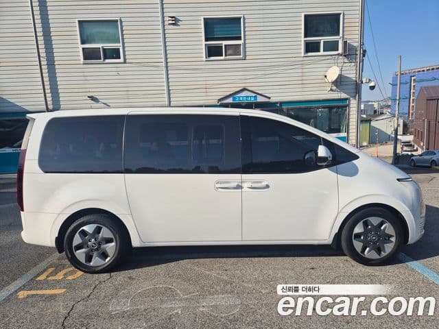 Hyundai Staria Modern, 2022 4