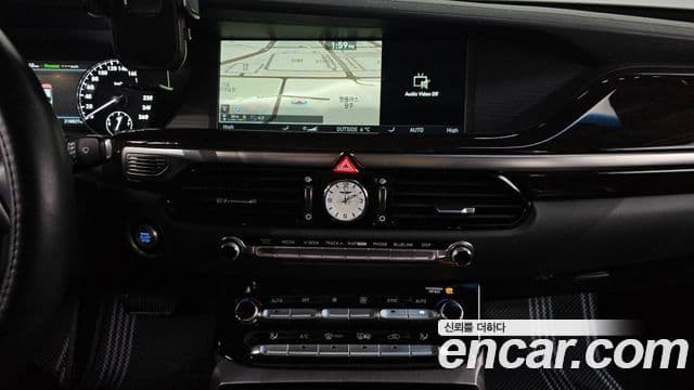 Genesis EQ900 Luxury, 2018 12