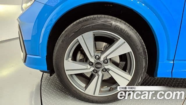 Audi Q2 Premium, 2023 все фото