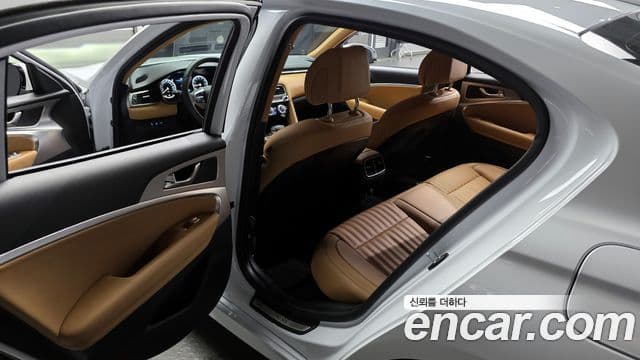 Genesis The / новый New G70, 2023 11