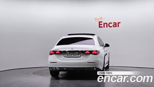 Mercedes-Benz E-класс W214 Avantgarde, 2024 4