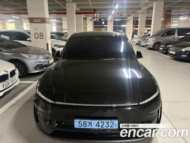 Tesla модель Y, 2025 1