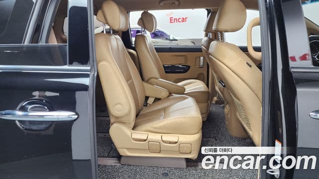 Kia All New Carnival VIP, 2016 12