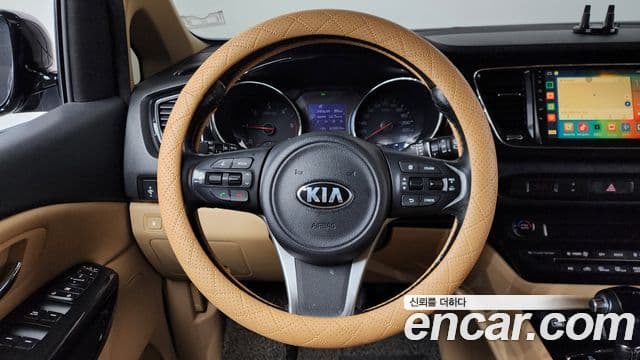Kia All New Carnival VIP, 2016 13