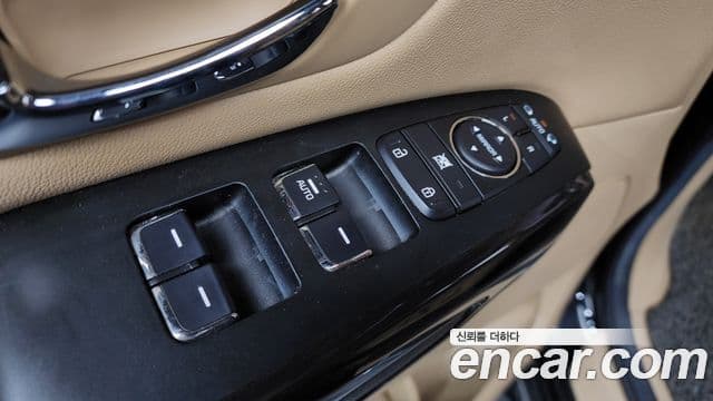 Kia All New Carnival VIP, 2016 14