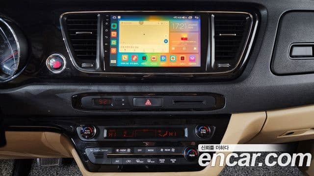 Kia All New Carnival VIP, 2016 16