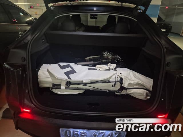 Tesla модель Y, 2025 10