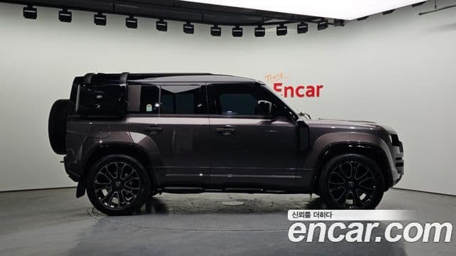 Land Rover Defender (L663) 110 P635 Octa, 2025 6