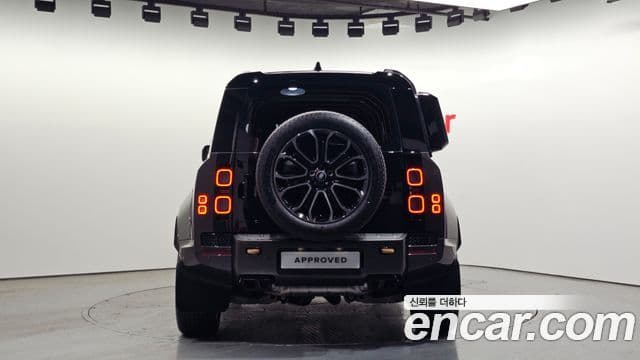 Land Rover Defender (L663) 110 P635 Octa, 2025 7