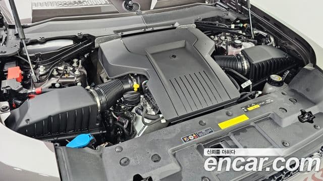 Land Rover Defender (L663) 110 P635 Octa, 2025 10