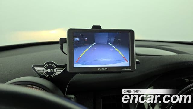 Mini Cooper 3세대, 2016 15