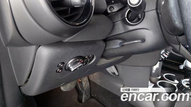 Mini Cooper 3세대, 2016 18