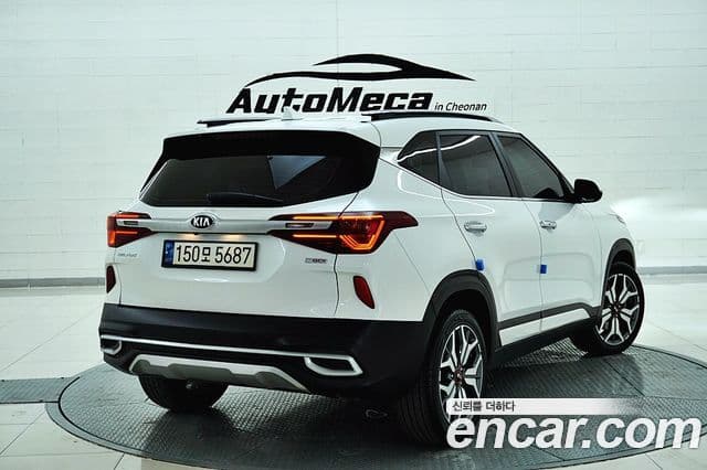 Kia Seltos Signature, 2021 все фото