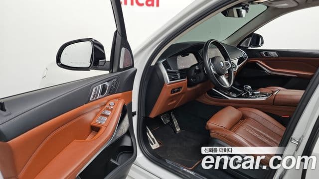 BMW X7 (G07) M50i 6인승, 2021 10