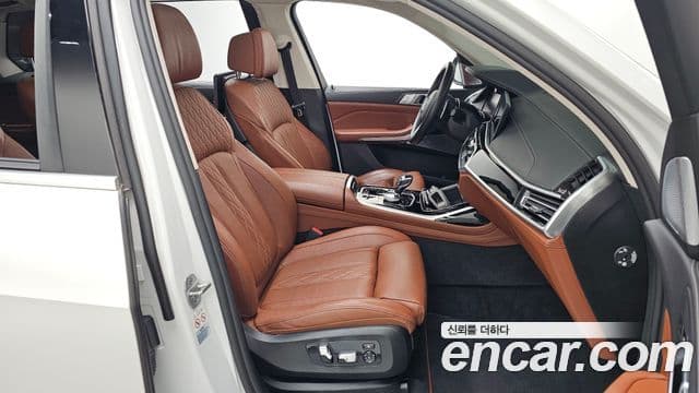 BMW X7 (G07) M50i 6인승, 2021 11