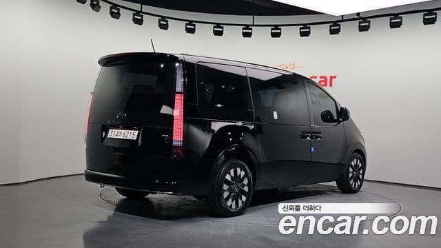 Hyundai Staria Inspiration, 2022 2