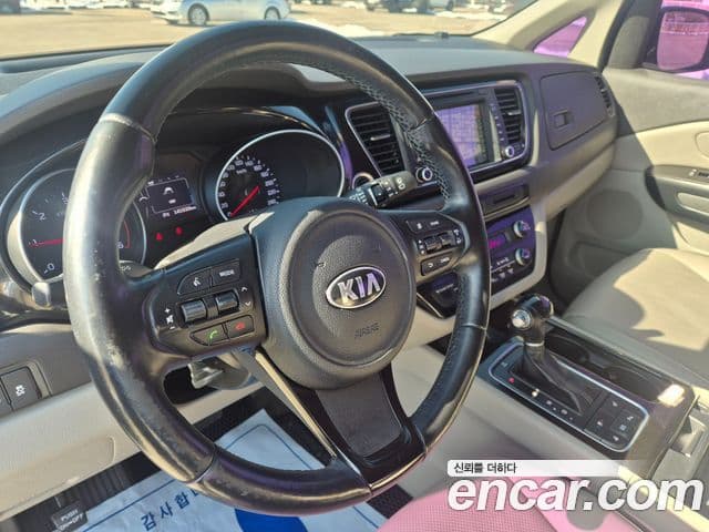 Kia All New Carnival Prestige, 2015 12