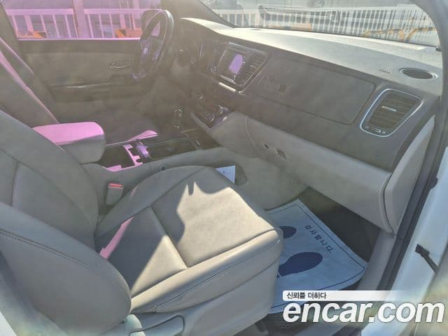 Kia All New Carnival Prestige, 2015 17