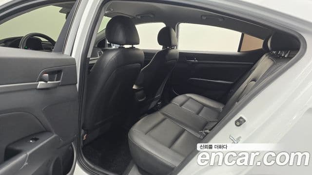 Hyundai Avante AD 1.6 GDI Value Plus, 2018 12