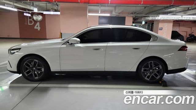 BMW 5시리즈 (G60), 2025 2