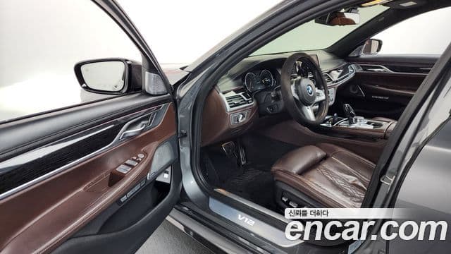 BMW 7시리즈 (G11) M760Li xDrive, 2017 10