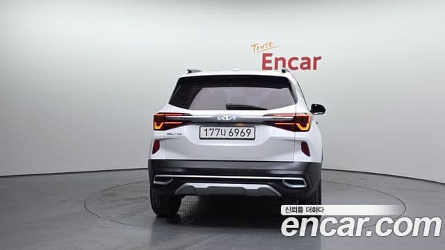 Kia Seltos Signature, 2022 4