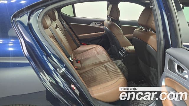 Genesis G70 Elite, 2020 12