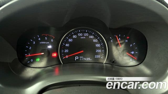 Kia Carnival R Premium, 2013 8