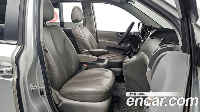 Kia Carnival R Premium, 2013 10