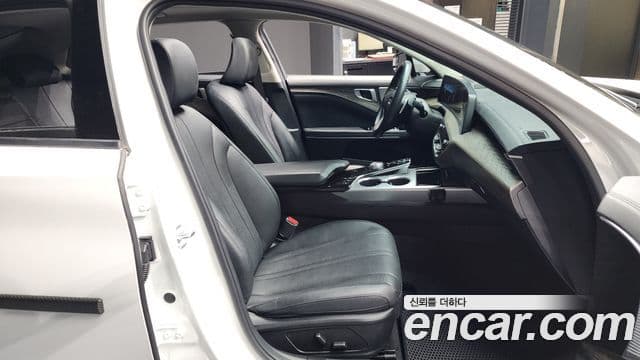 Kia K8 Trendy(арендный автомобиль), 2023 11